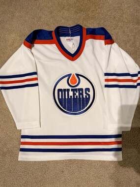 Vintage CCM Sport Maska Edmonton Oilers White Hockey Jersey Child Size G/L